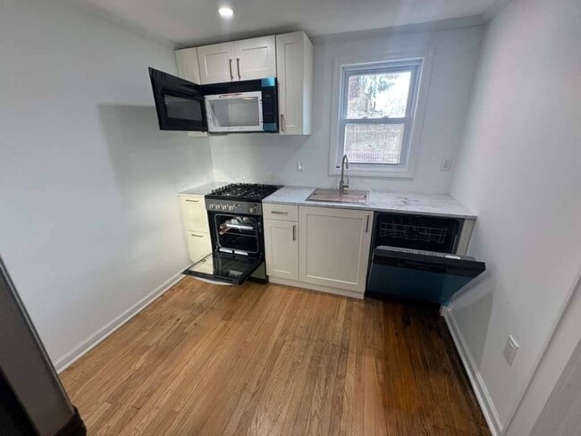 property at 000 Weeks Ave