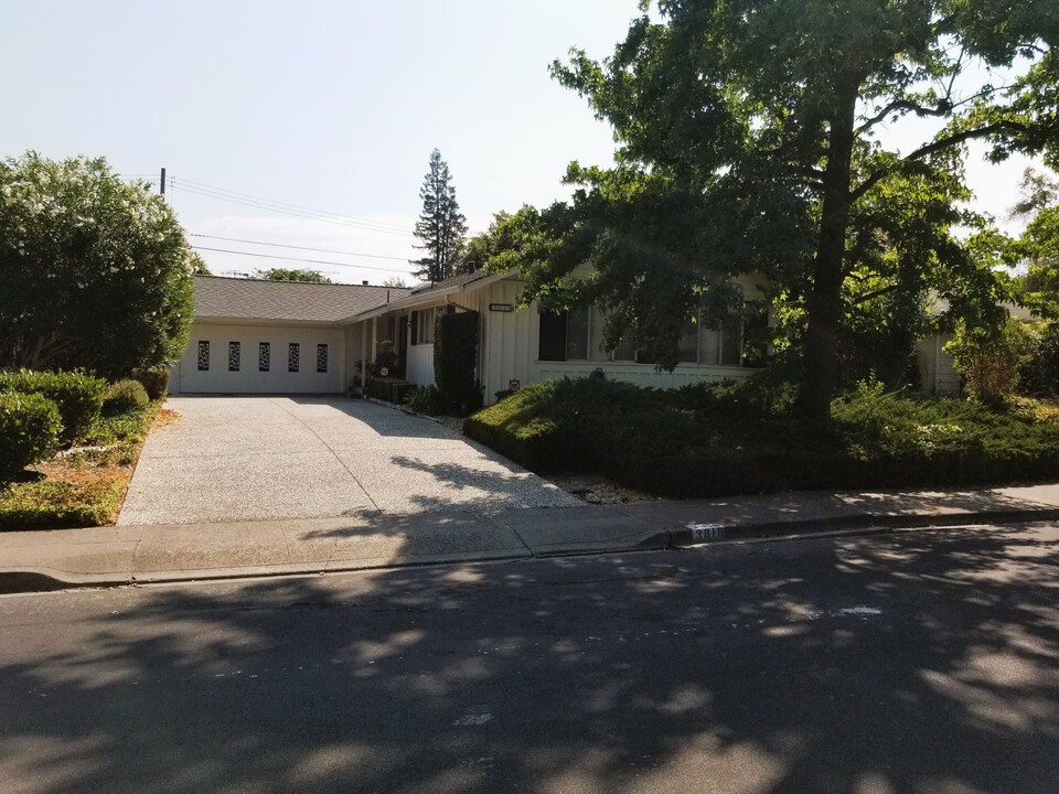 3818 Melody Ln in Santa Clara, CA - Foto de edificio