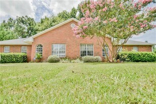 1990 Bluff Ct in Auburn, AL - Building Photo