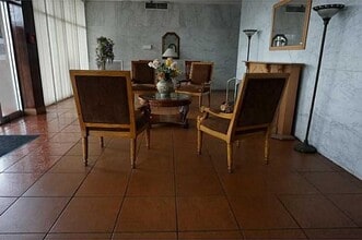 4675 W 18th Ct, Unit 1009 in Hialeah, FL - Foto de edificio - Building Photo