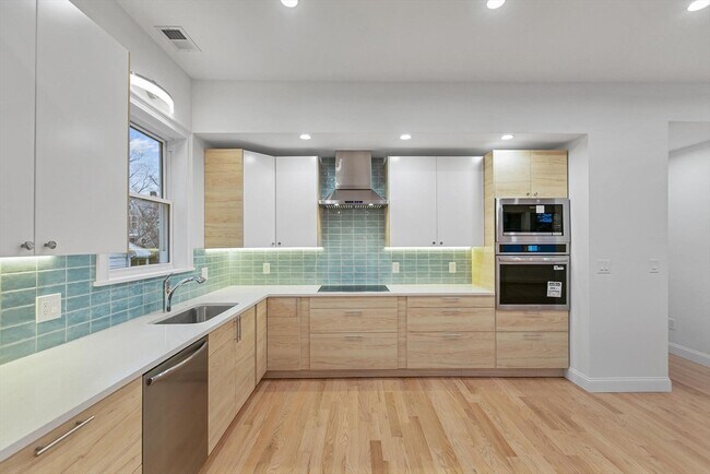 14 Newell Rd in Brookline, MA - Building Photo - Building Photo