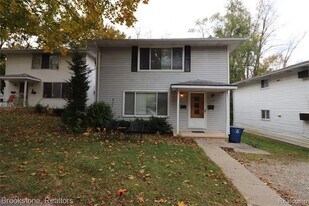 2 Glendale Dr in Ann Arbor, MI - Building Photo