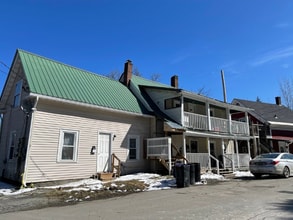 13 Foster St in Barre, VT - Foto de edificio - Building Photo