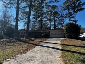 1283 Murdock Rd in Marietta, GA - Building Photo