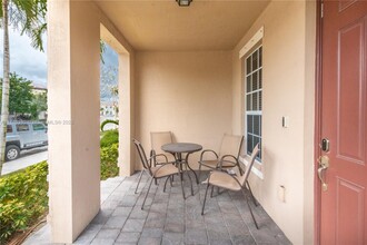 17085 SW 94th Terrace in Miami, FL - Building Photo - Building Photo