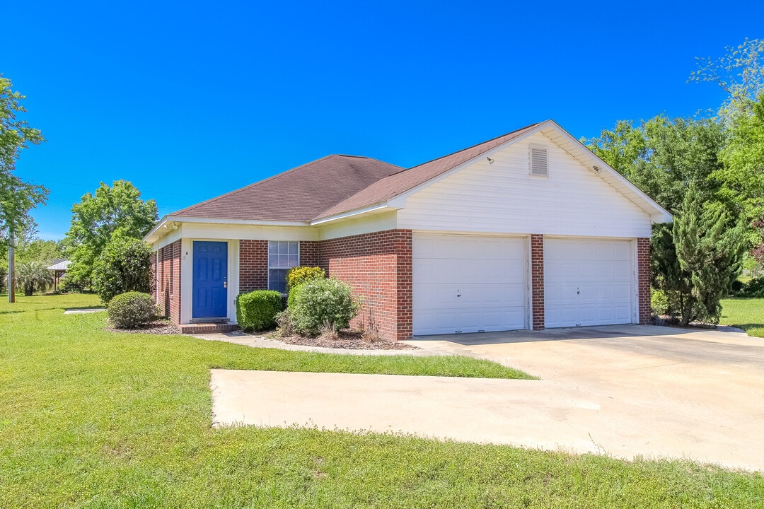 824 Shaw Rd in Brooklet, GA - Building Photo