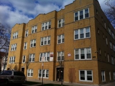 3007 N Spaulding Ave, Unit 3 in Chicago, IL - Building Photo