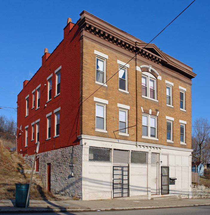 1983 State Ave in Cincinnati, OH - Building Photo