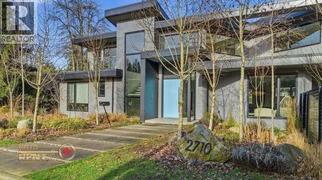 2710 Crescentview Dr in North Vancouver, BC - Building Photo - Building Photo