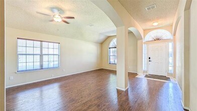 4950 Autumn Hill in Grand Prairie, TX - Building Photo - Building Photo