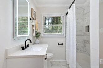 2740 Oldknow Dr NW in Atlanta, GA - Building Photo - Building Photo