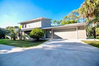 16887 97th Way N in Jupiter, FL - Foto de edificio - Building Photo