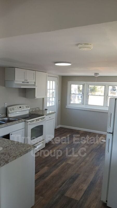 property at 1994 Creek Rd