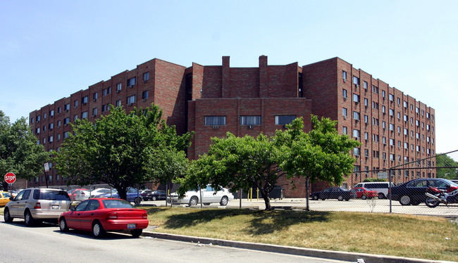 Catherine Courts in Chicago, IL - Foto de edificio - Building Photo