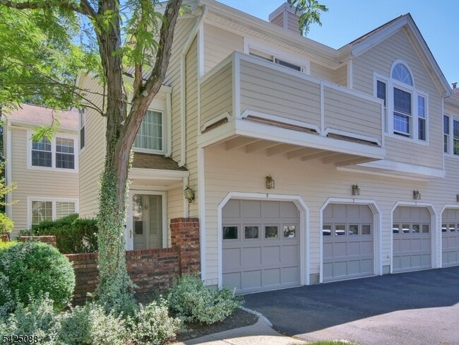 9 Teal Ln in Bedminster, NJ - Building Photo - Building Photo