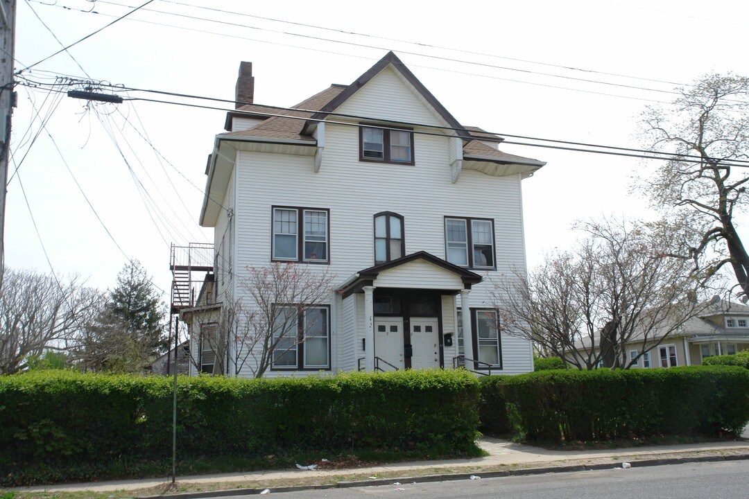 120 Chelsea Ave in Long Branch, NJ - Foto de edificio