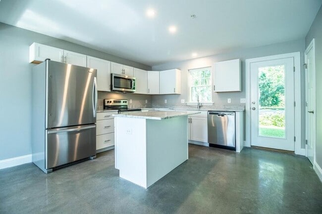 property at 3 Heritage Ln