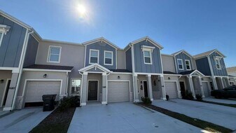 2914 Savoir in Davenport, FL - Building Photo