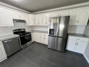 6408 NW Oak Ave in Lawton, OK - Foto de edificio - Building Photo