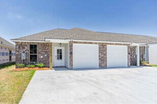 33260 LA-16 in Denham Springs, LA - Building Photo