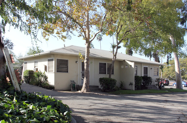 3012 Lincoln Ave in Altadena, CA - Building Photo - Building Photo