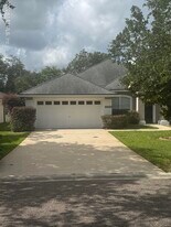 2439 Woodstork Ct in St. Augustine, FL - Building Photo