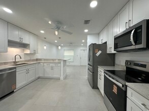 2112 Garfield St, Unit 2112 Garfield Street in Hollywood, FL - Foto de edificio - Building Photo