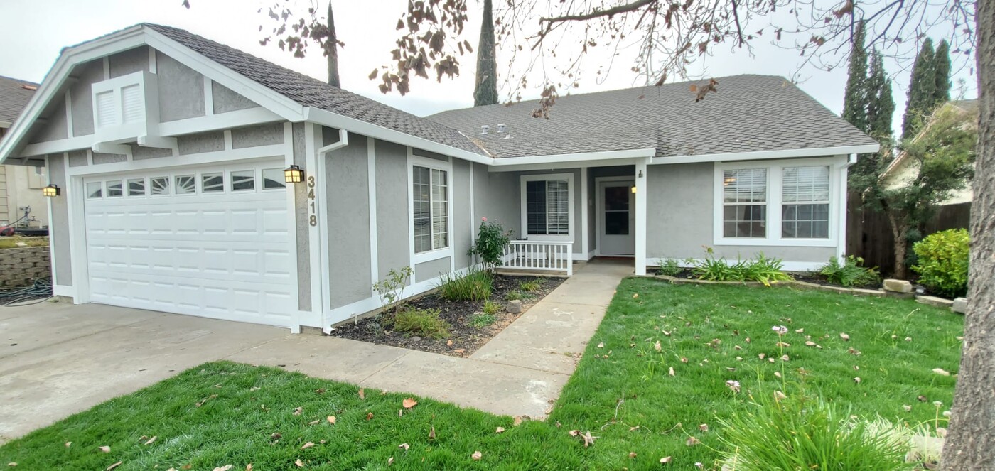 3418 Portsmouth St in Rocklin, CA - Foto de edificio