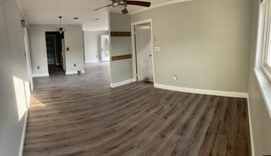 5601 SE 3rd Pl in Ocala, FL - Foto de edificio - Building Photo