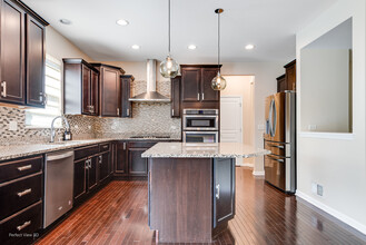 3724 Honey Locust Dr in Naperville, IL - Foto de edificio - Building Photo