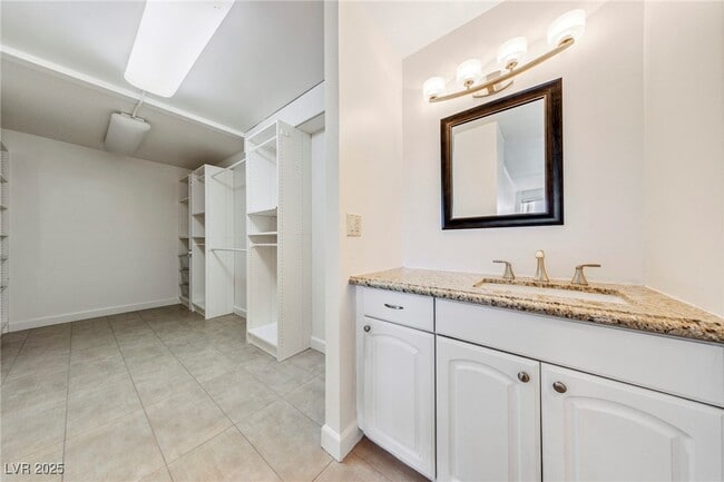property at 3111 Bel Air Dr