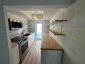 1065 98th St in Bay Harbor Islands, FL - Building Photo - Building Photo