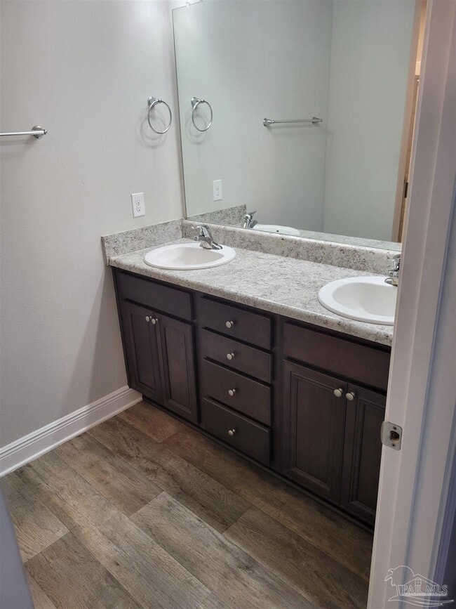 6081 Royal Port Ct in Bellview, FL - Building Photo - Building Photo