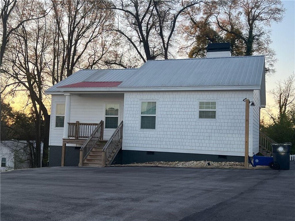 626 Liberty Pk Dr in Gainesville, GA - Building Photo