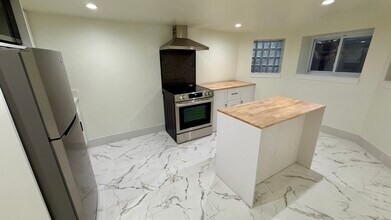 1906 W 34th Pl in Chicago, IL - Building Photo - Building Photo