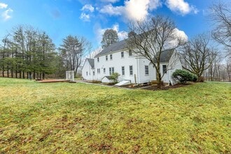 1670 Hartford Tpke in North Haven, CT - Foto de edificio - Building Photo