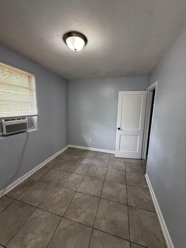 1046 8th St W in Jacksonville, FL - Building Photo - Building Photo