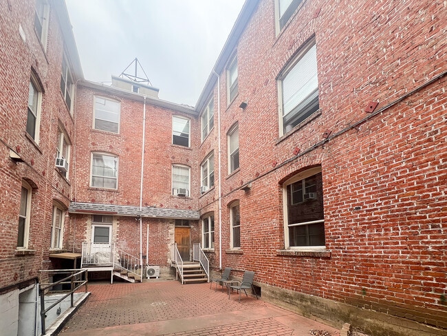 6128 Wilshire Blvd in Los Angeles, CA - Building Photo - Building Photo