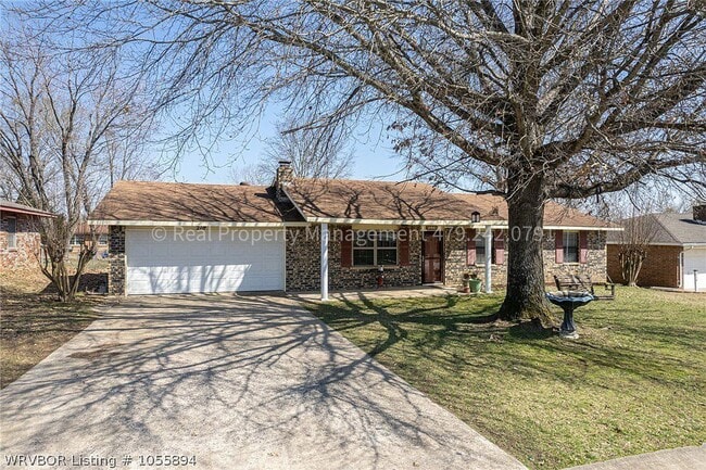 property at 218 N Spring Ave
