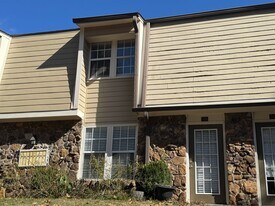 1100 Park Lane in Oxford, MS - Building Photo