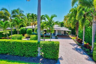 301 NW 3rd Ct in Boca Raton, FL - Foto de edificio - Building Photo