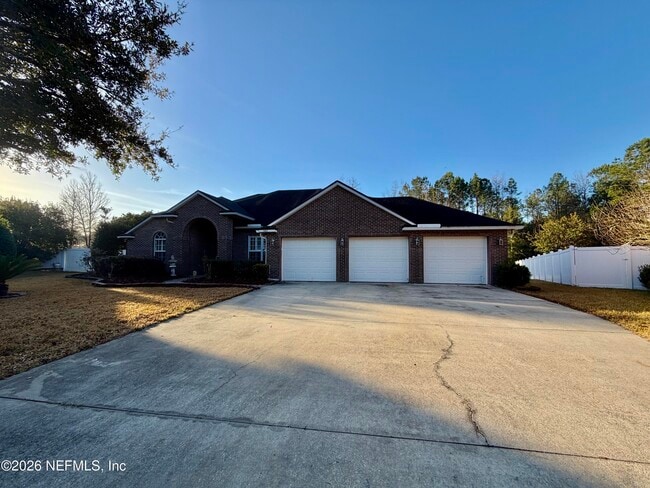 property at 1462 Scenic Oaks Dr