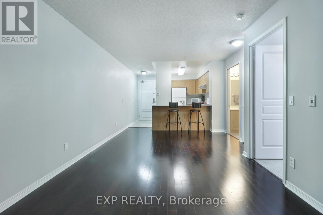 330-1330 Red Maple Rd in Richmond Hill, ON - Building Photo