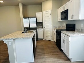 6821 Devotion Ave in Bentonville, AR - Building Photo - Building Photo