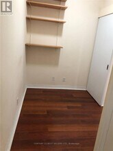 225 Webb Dr in Mississauga, ON - Building Photo - Building Photo