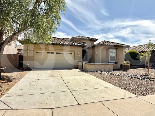 property at 867 E Aberdeen Dr
