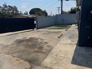 2544 Violet St in San Diego, CA - Building Photo - Building Photo