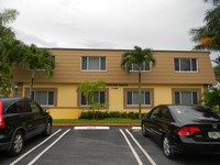 Woodland Manor in Coral Springs, FL - Foto de edificio - Building Photo