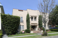 121 S Elm Dr in Beverly Hills, CA - Foto de edificio - Building Photo