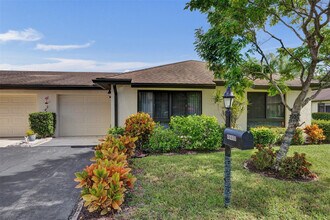 4840 Greentree Ln in Boynton Beach, FL - Building Photo - Building Photo